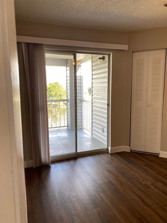 出租: $1,350 (1 贝兹, 1 浴室, 648 平方英尺)