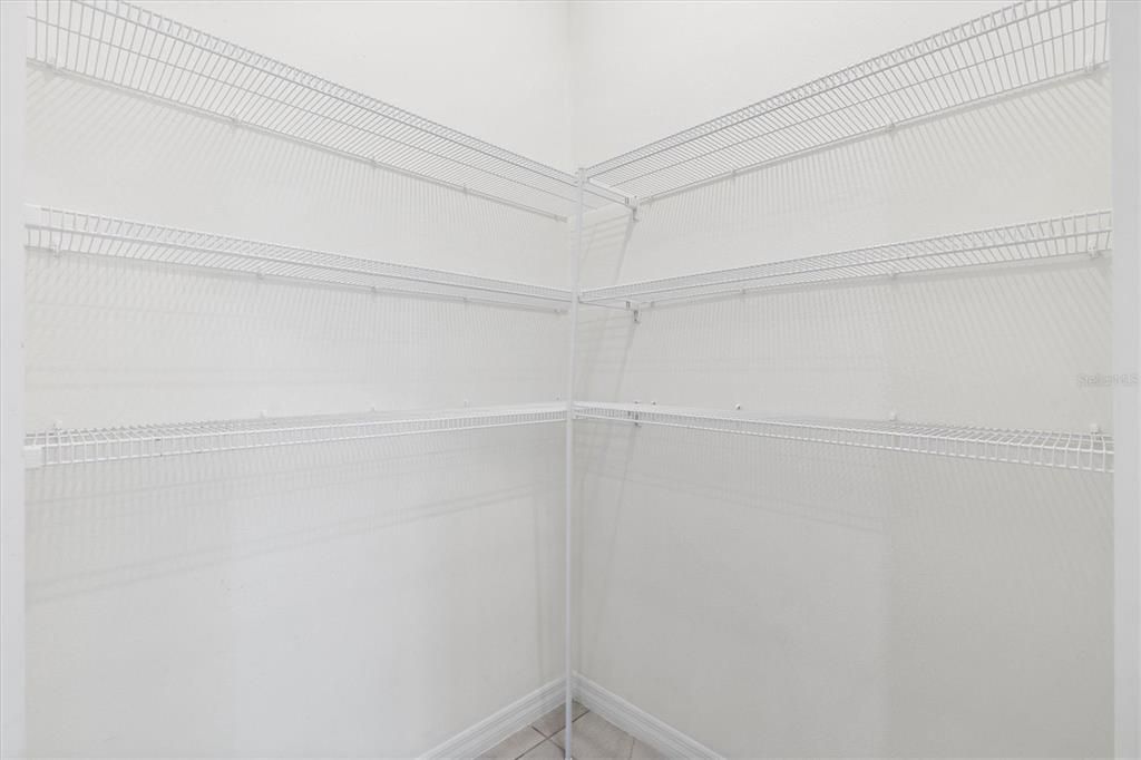 En Renta: $2,400 (4 camas, 2 baños, 2031 Pies cuadrados)