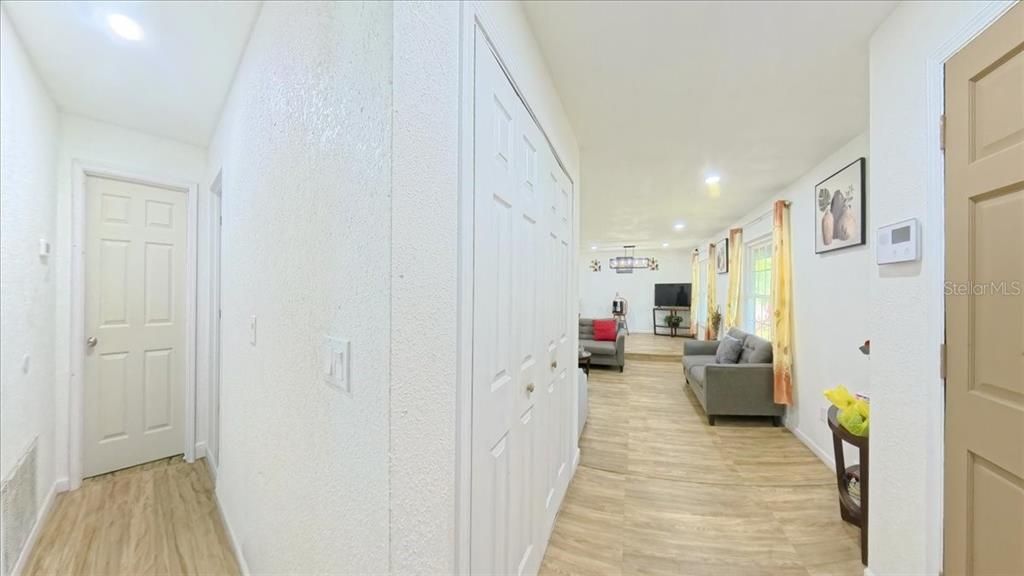 На продажу: $369,995 (3 спален, 2 ванн, 1619 Квадратных фут)