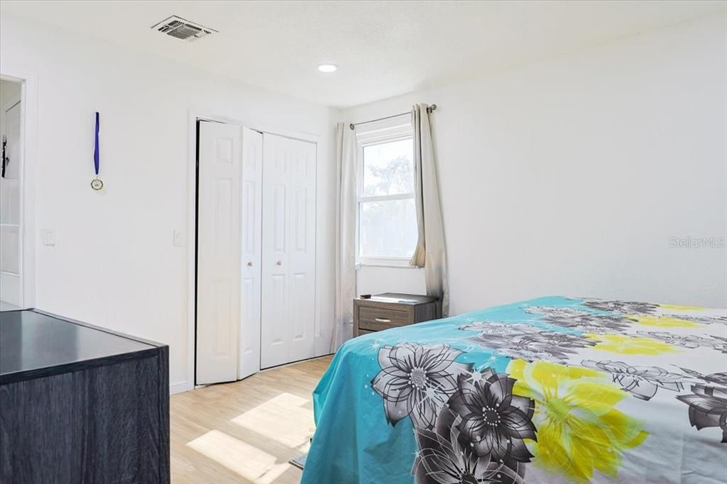 На продажу: $369,995 (3 спален, 2 ванн, 1619 Квадратных фут)