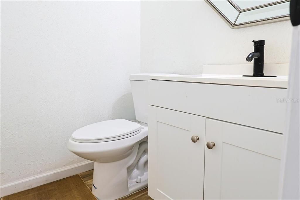 На продажу: $369,995 (3 спален, 2 ванн, 1619 Квадратных фут)