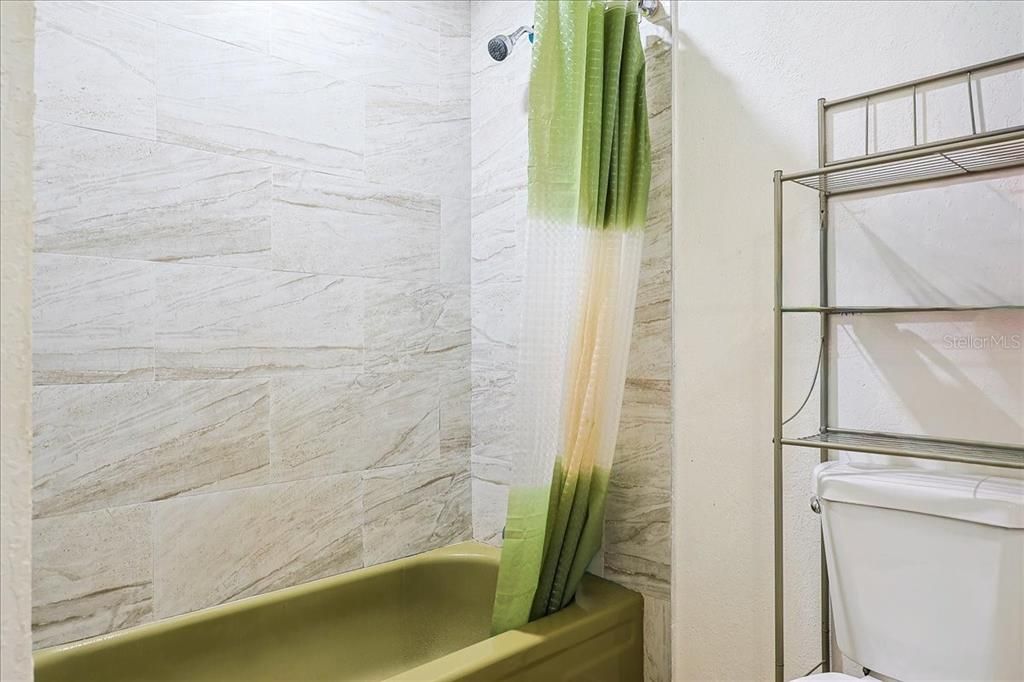 На продажу: $369,995 (3 спален, 2 ванн, 1619 Квадратных фут)