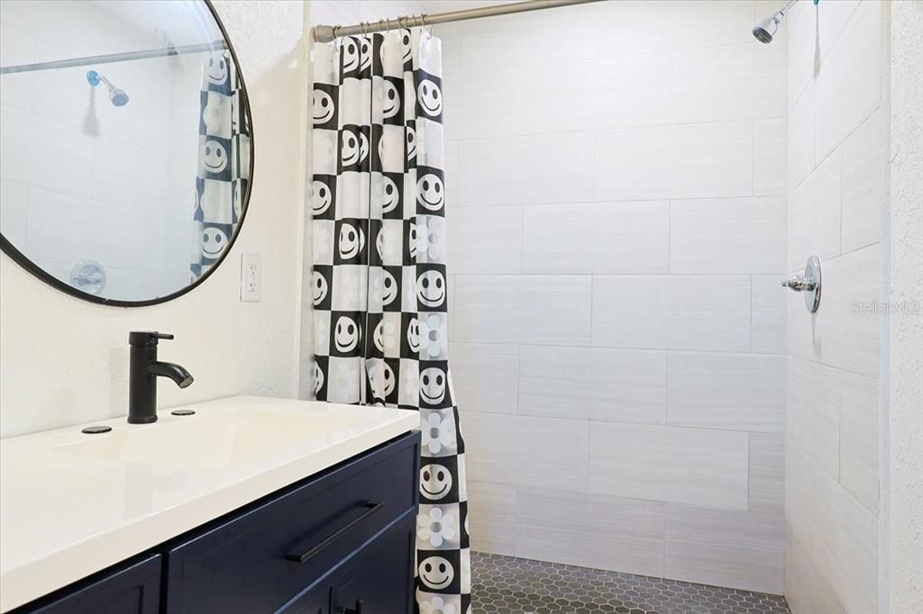 На продажу: $369,995 (3 спален, 2 ванн, 1619 Квадратных фут)