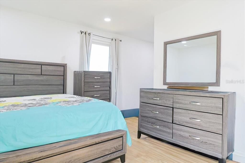 На продажу: $369,995 (3 спален, 2 ванн, 1619 Квадратных фут)