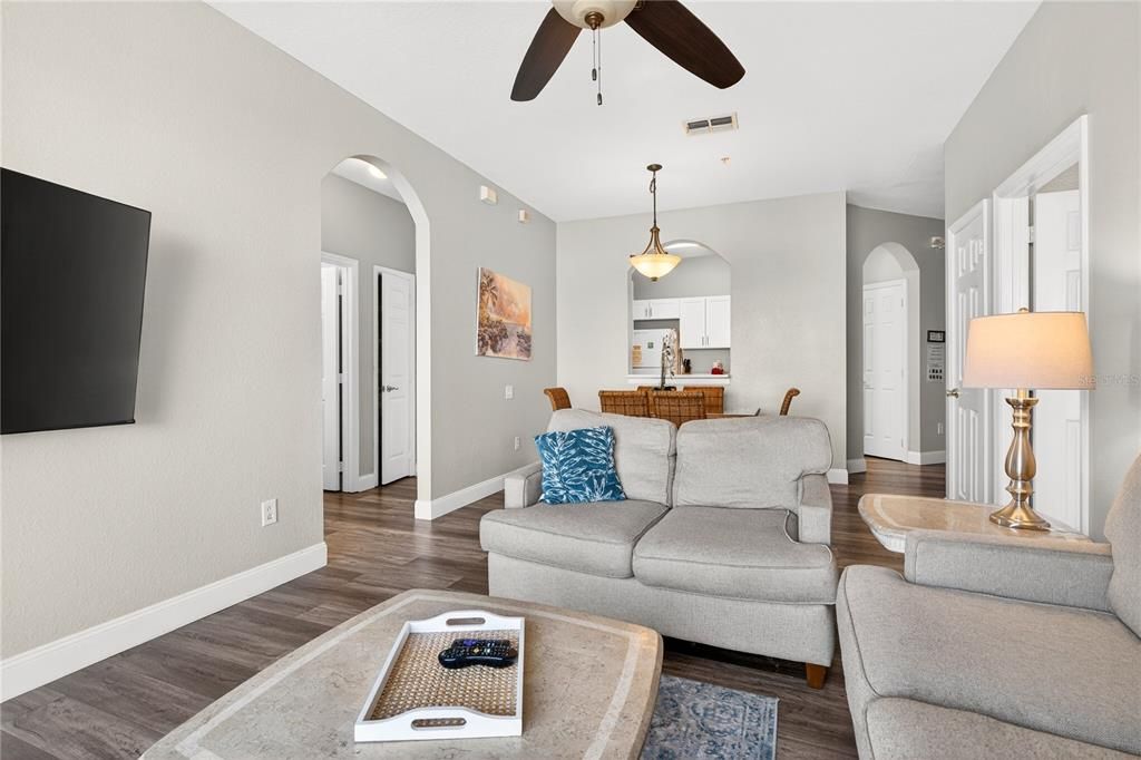 For Sale: $259,900 (3 beds, 2 baths, 1268 Square Feet)