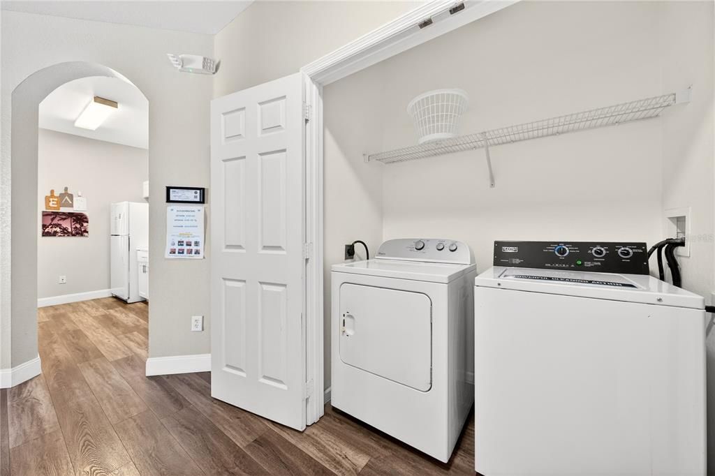 For Sale: $259,900 (3 beds, 2 baths, 1268 Square Feet)