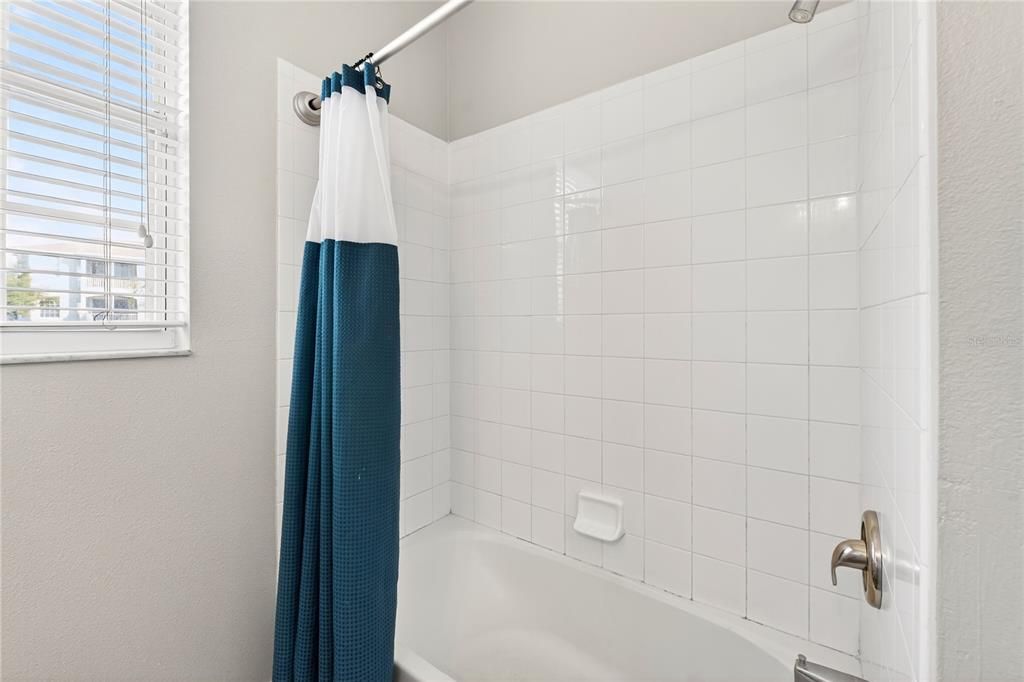 For Sale: $259,900 (3 beds, 2 baths, 1268 Square Feet)