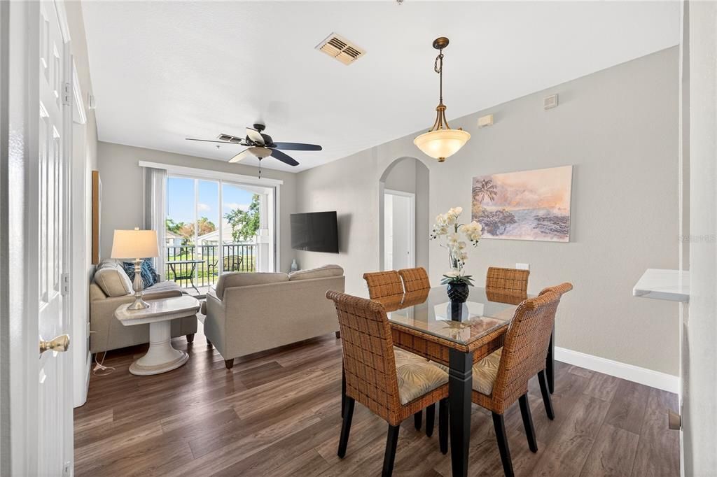 For Sale: $259,900 (3 beds, 2 baths, 1268 Square Feet)