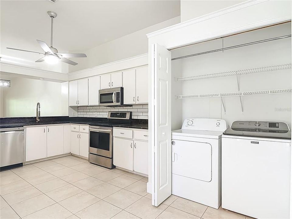 En Venta: $279,900 (2 camas, 2 baños, 1393 Pies cuadrados)