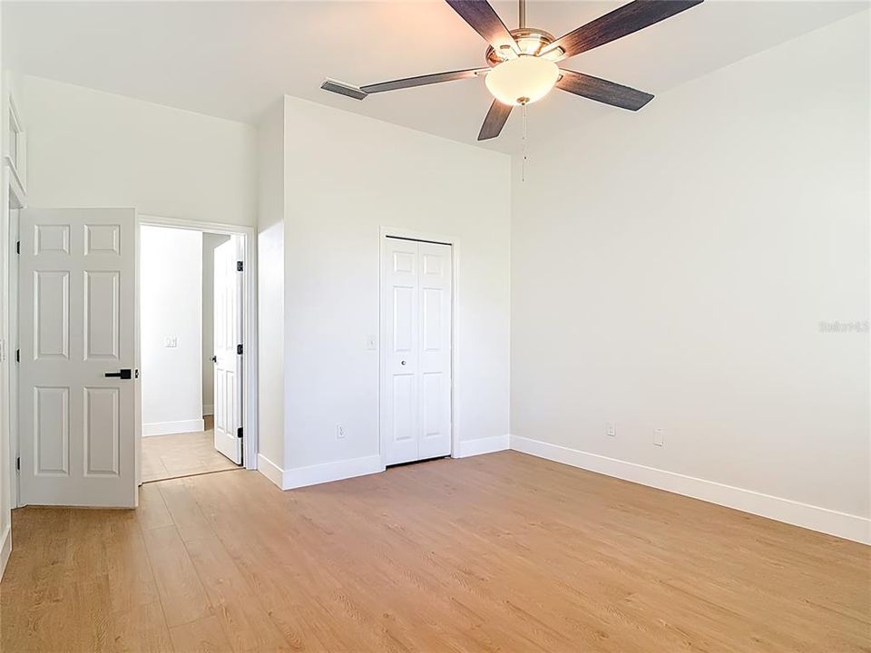 En Venta: $279,900 (2 camas, 2 baños, 1393 Pies cuadrados)