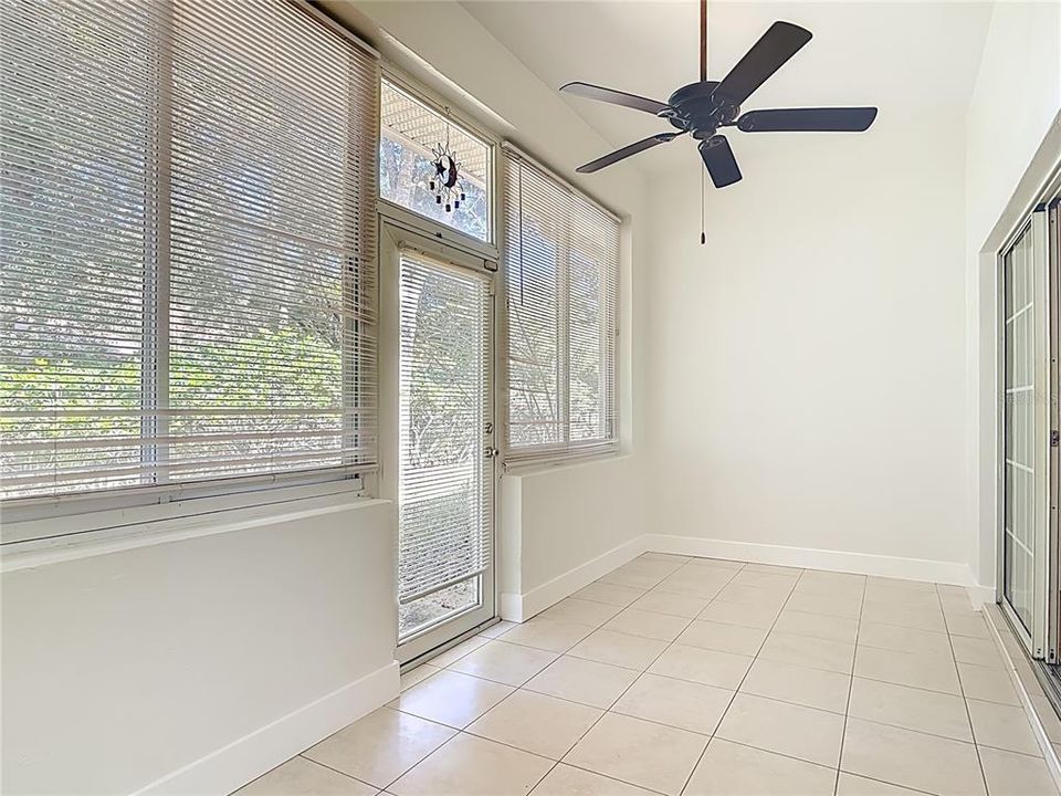 En Venta: $279,900 (2 camas, 2 baños, 1393 Pies cuadrados)