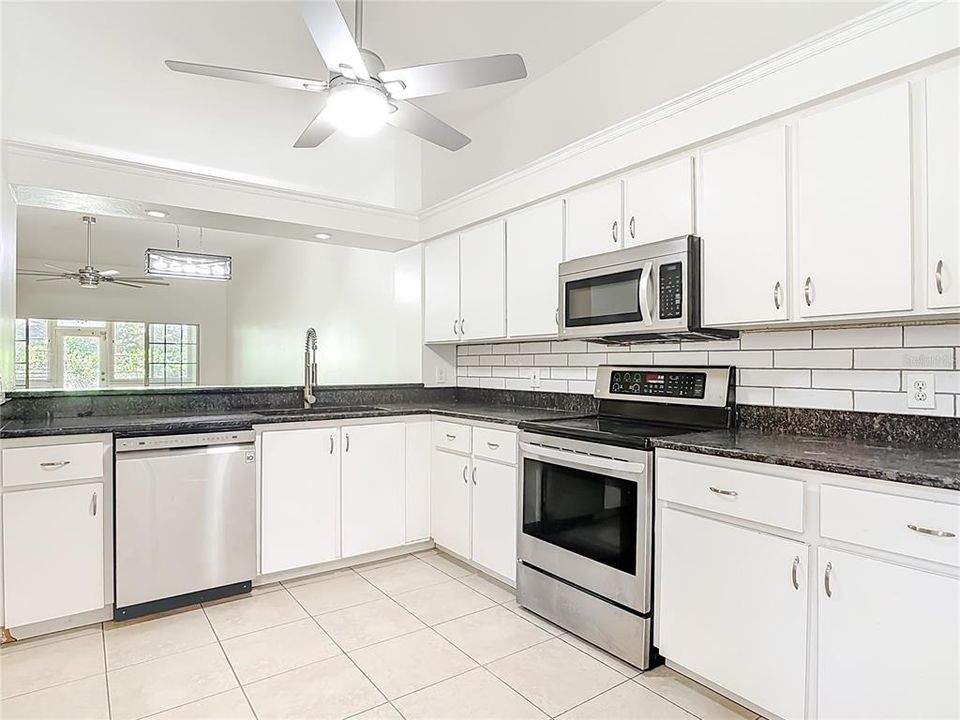 En Venta: $279,900 (2 camas, 2 baños, 1393 Pies cuadrados)