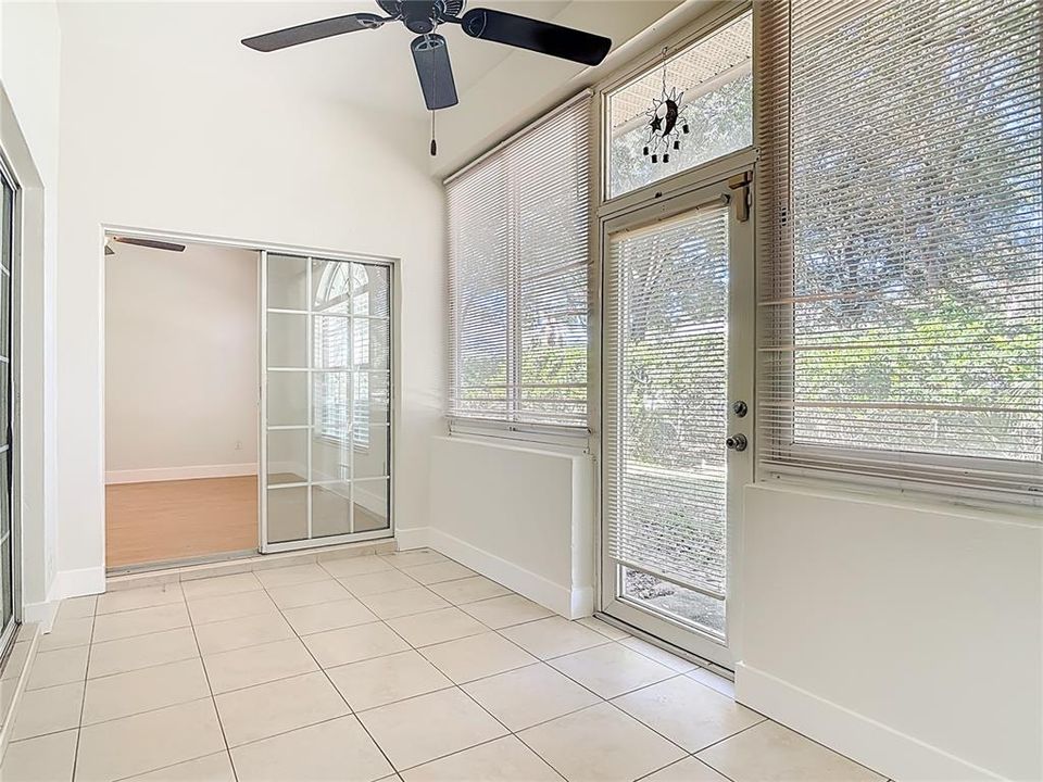 En Venta: $279,900 (2 camas, 2 baños, 1393 Pies cuadrados)