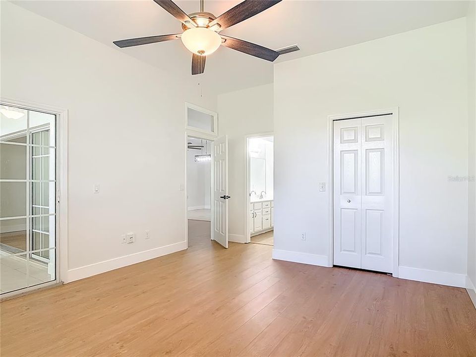 En Venta: $279,900 (2 camas, 2 baños, 1393 Pies cuadrados)