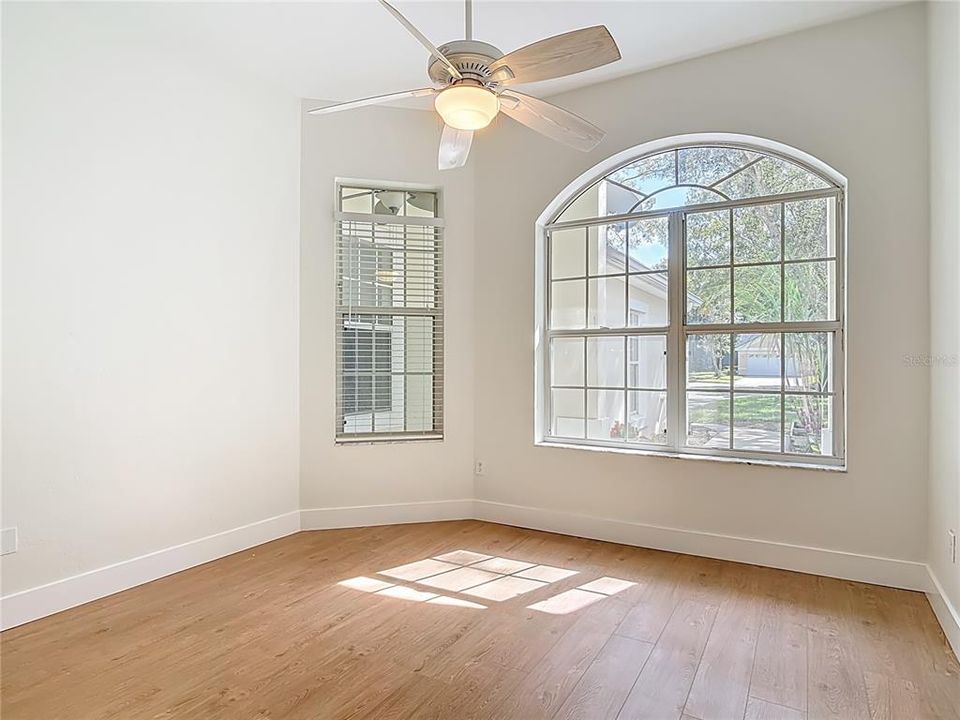 En Venta: $279,900 (2 camas, 2 baños, 1393 Pies cuadrados)