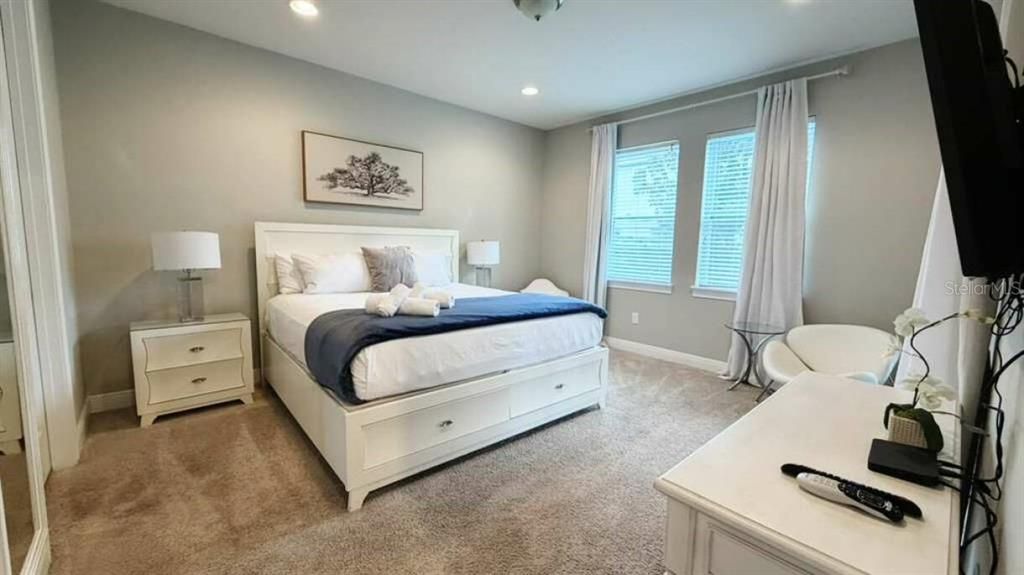 For Sale: $777,000 (6 beds, 6 baths, 3317 Square Feet)