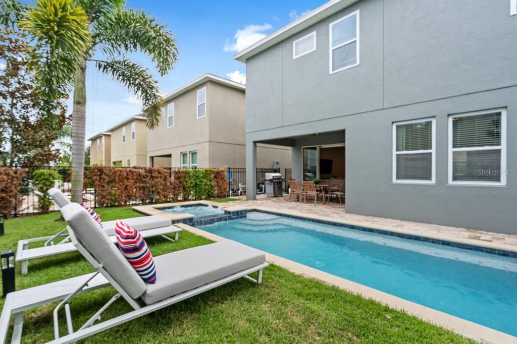 For Sale: $777,000 (6 beds, 6 baths, 3317 Square Feet)