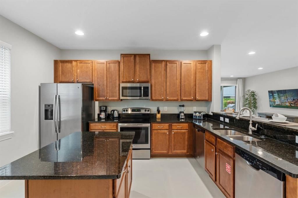 For Sale: $777,000 (6 beds, 6 baths, 3317 Square Feet)