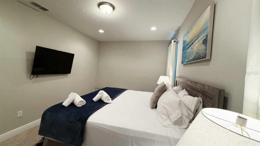 For Sale: $777,000 (6 beds, 6 baths, 3317 Square Feet)