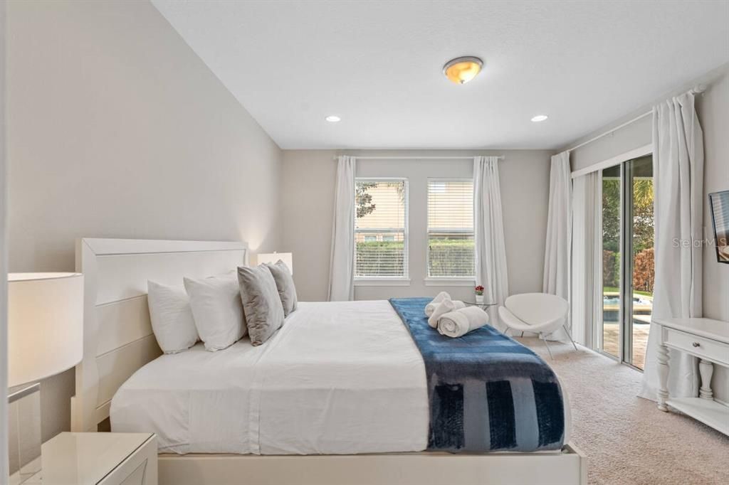 For Sale: $777,000 (6 beds, 6 baths, 3317 Square Feet)