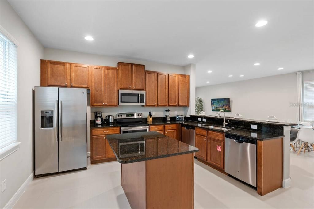 For Sale: $777,000 (6 beds, 6 baths, 3317 Square Feet)