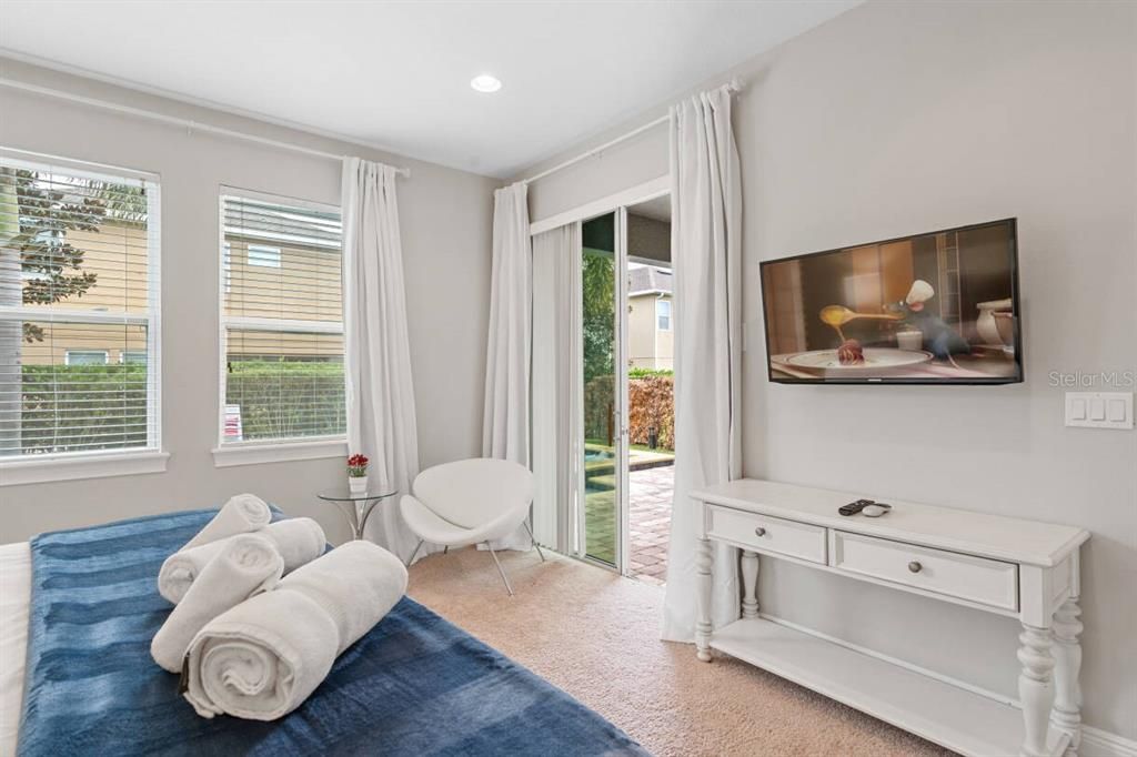 For Sale: $777,000 (6 beds, 6 baths, 3317 Square Feet)