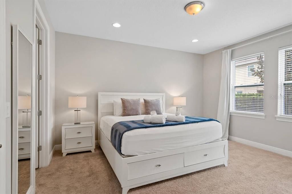 For Sale: $777,000 (6 beds, 6 baths, 3317 Square Feet)