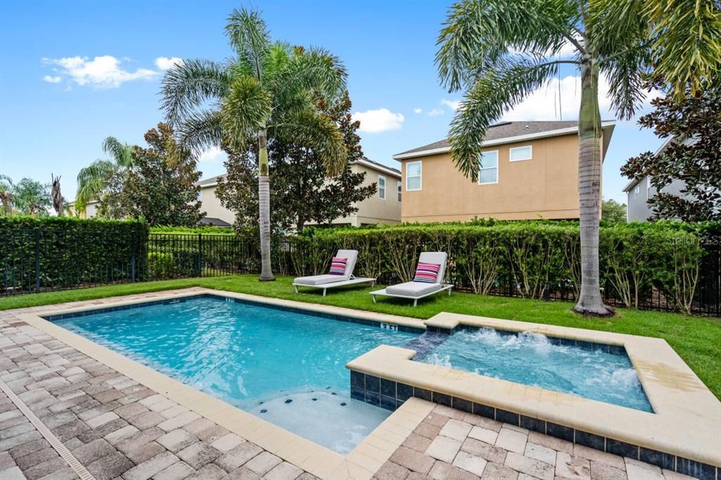 For Sale: $777,000 (6 beds, 6 baths, 3317 Square Feet)