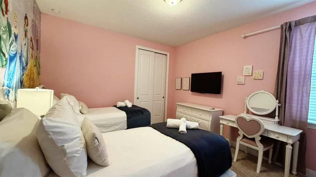 For Sale: $777,000 (6 beds, 6 baths, 3317 Square Feet)