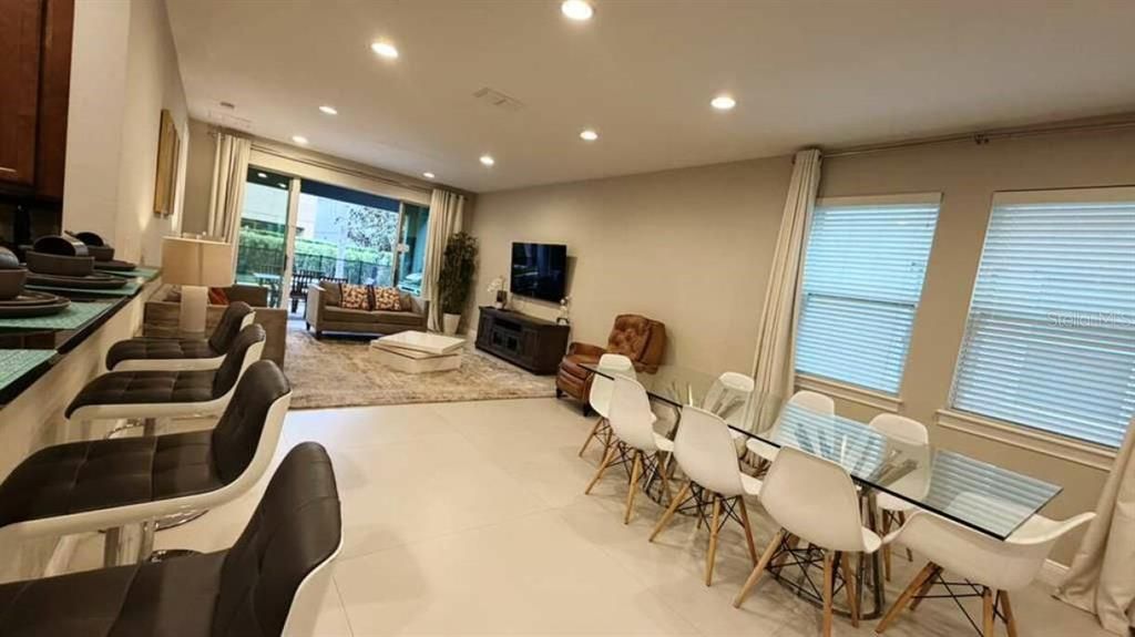 For Sale: $777,000 (6 beds, 6 baths, 3317 Square Feet)