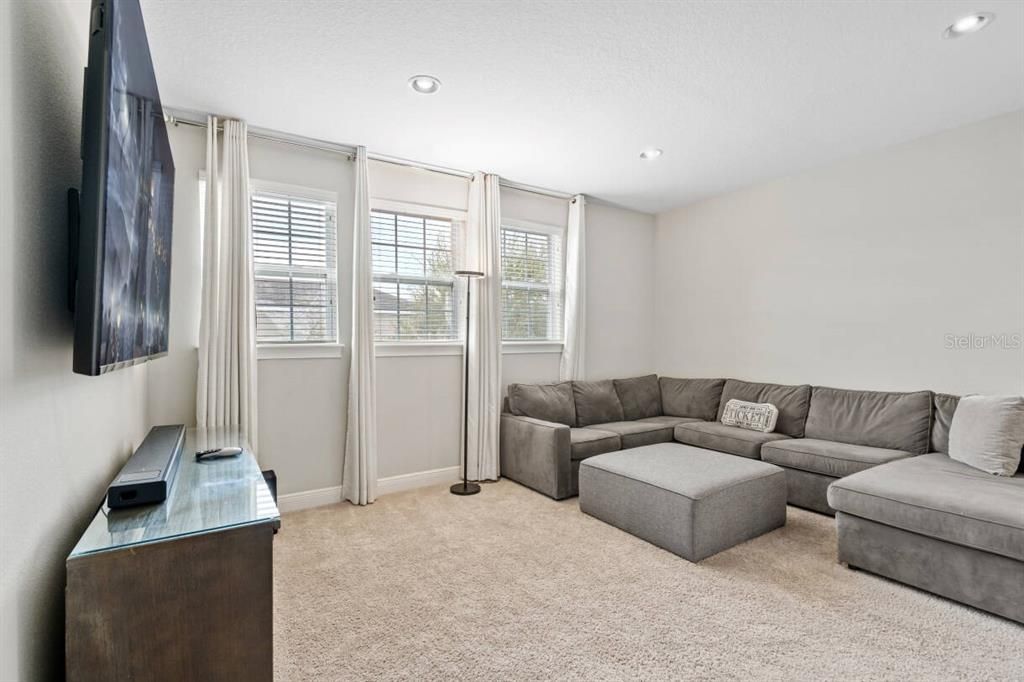 For Sale: $777,000 (6 beds, 6 baths, 3317 Square Feet)