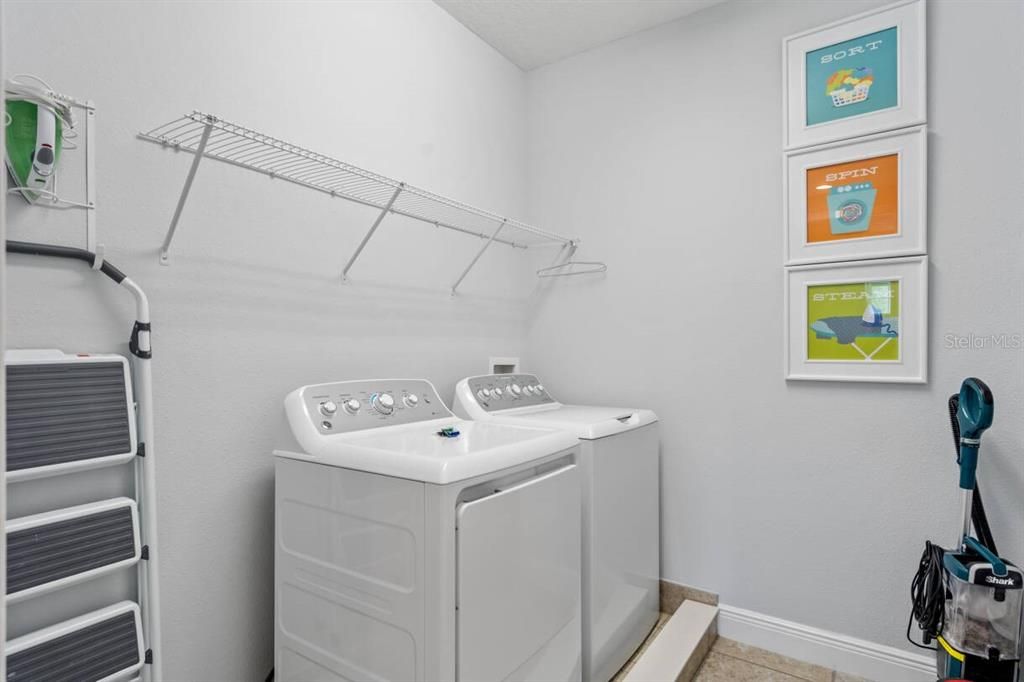 For Sale: $777,000 (6 beds, 6 baths, 3317 Square Feet)