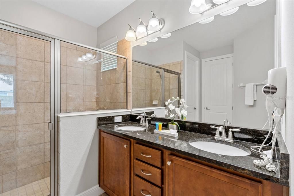 For Sale: $777,000 (6 beds, 6 baths, 3317 Square Feet)