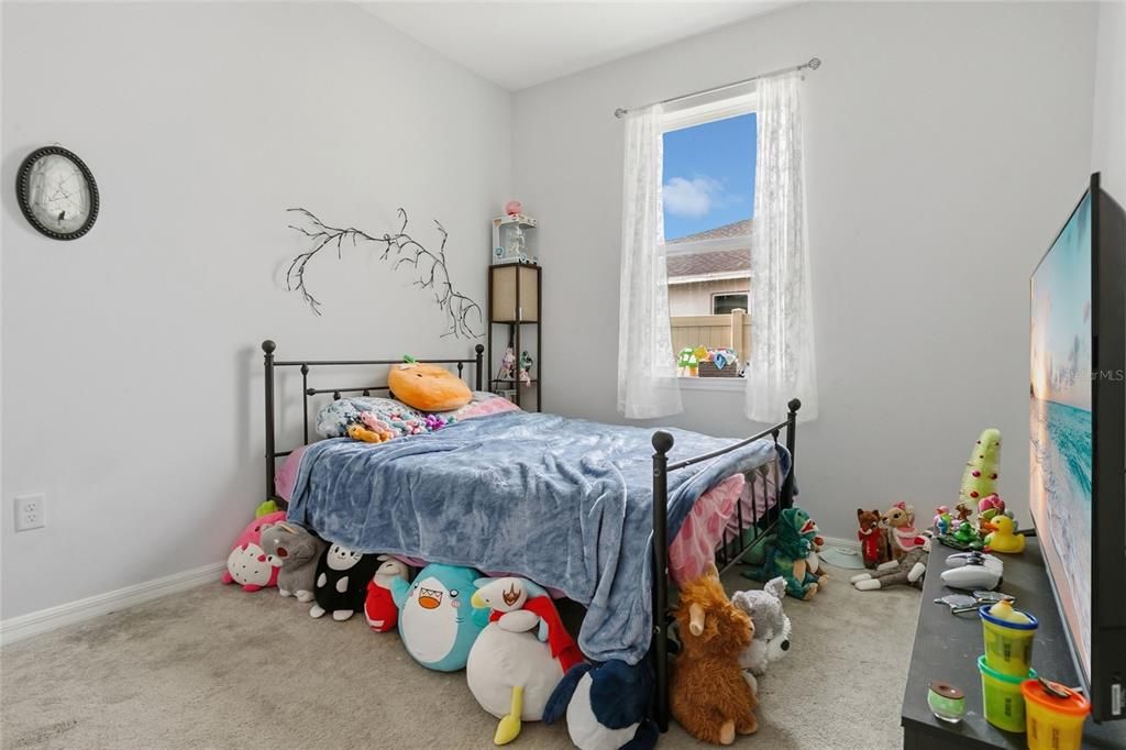 На продажу: $410,000 (4 спален, 2 ванн, 1833 Квадратных фут)