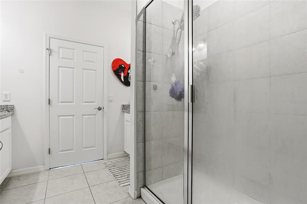 На продажу: $410,000 (4 спален, 2 ванн, 1833 Квадратных фут)