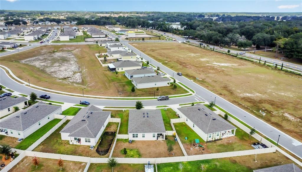 На продажу: $410,000 (4 спален, 2 ванн, 1833 Квадратных фут)