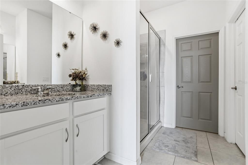 На продажу: $410,000 (4 спален, 2 ванн, 1833 Квадратных фут)