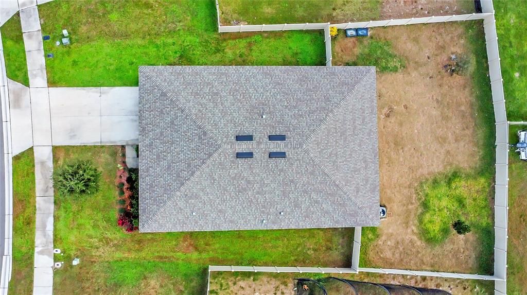 На продажу: $410,000 (4 спален, 2 ванн, 1833 Квадратных фут)