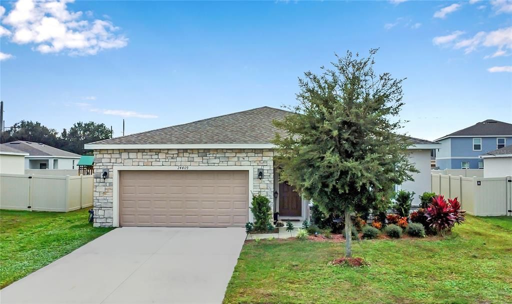 На продажу: $410,000 (4 спален, 2 ванн, 1833 Квадратных фут)