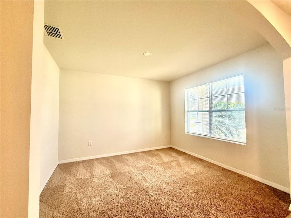 For Rent: $2,690 (5 beds, 3 baths, 2807 Square Feet)