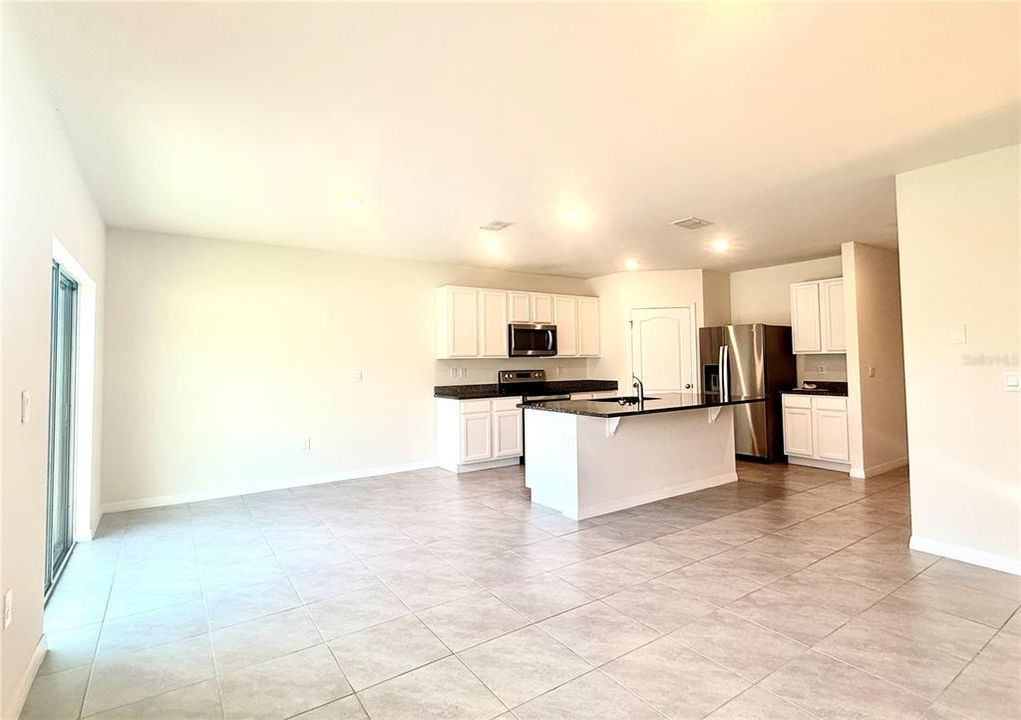 For Rent: $2,690 (5 beds, 3 baths, 2807 Square Feet)