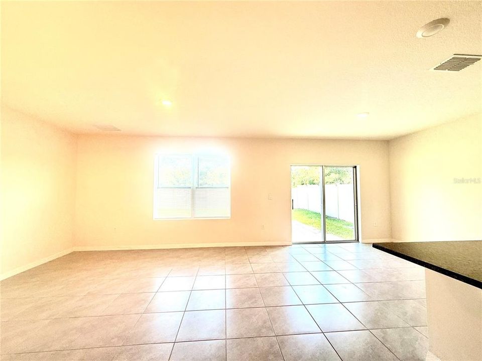 For Rent: $2,690 (5 beds, 3 baths, 2807 Square Feet)