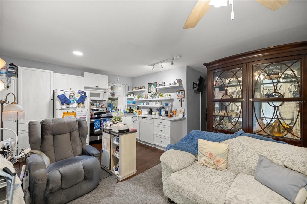 For Sale: $449,000 (4 beds, 3 baths, 2836 Square Feet)