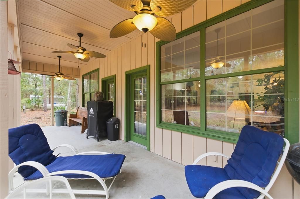 For Sale: $449,000 (4 beds, 3 baths, 2836 Square Feet)