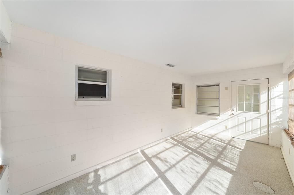 待售: $150,000 (2 贝兹, 2 浴室, 1409 平方英尺)