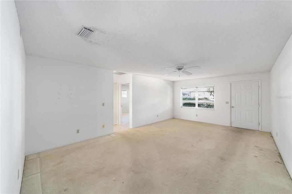 待售: $150,000 (2 贝兹, 2 浴室, 1409 平方英尺)