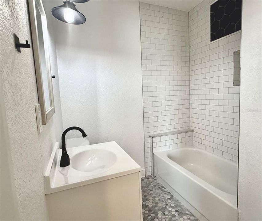 待售: $299,900 (3 贝兹, 2 浴室, 1223 平方英尺)