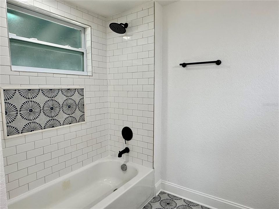 待售: $299,900 (3 贝兹, 2 浴室, 1223 平方英尺)