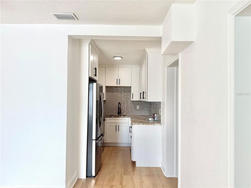 待售: $299,900 (3 贝兹, 2 浴室, 1223 平方英尺)