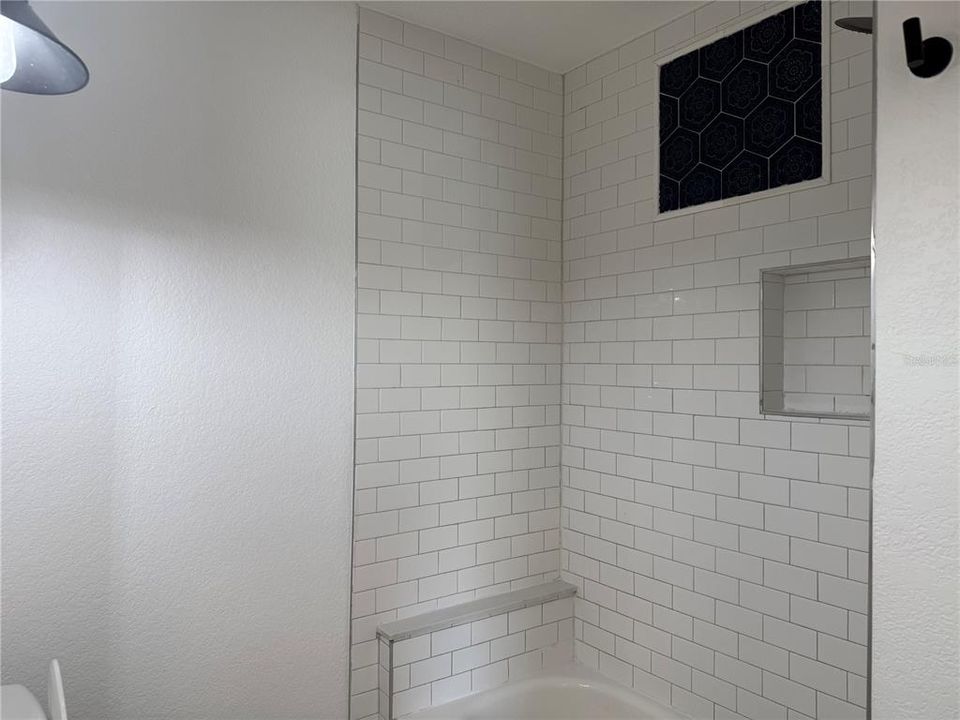 待售: $299,900 (3 贝兹, 2 浴室, 1223 平方英尺)